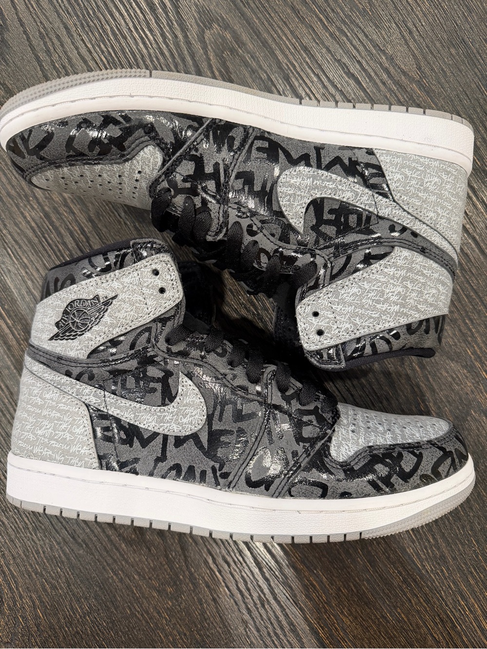 Size 8- Jordan 1 OG High Rebellionaire